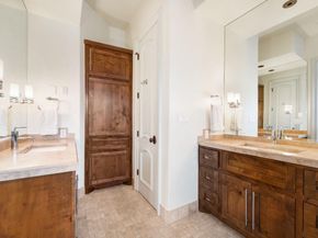 2002 Kinney Ave A, Austin TX 78704