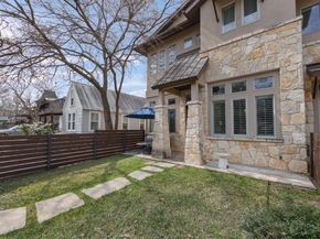 2002 Kinney Ave A, Austin TX 78704