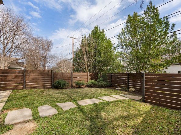 2002 Kinney Ave A, Austin TX 78704