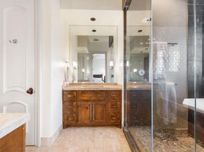 2002 Kinney Ave A, Austin TX 78704