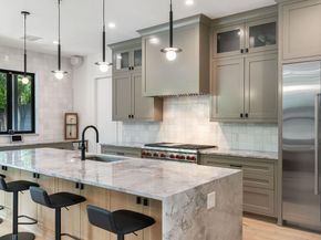 2102 Oxford ST, Austin TX 78704
