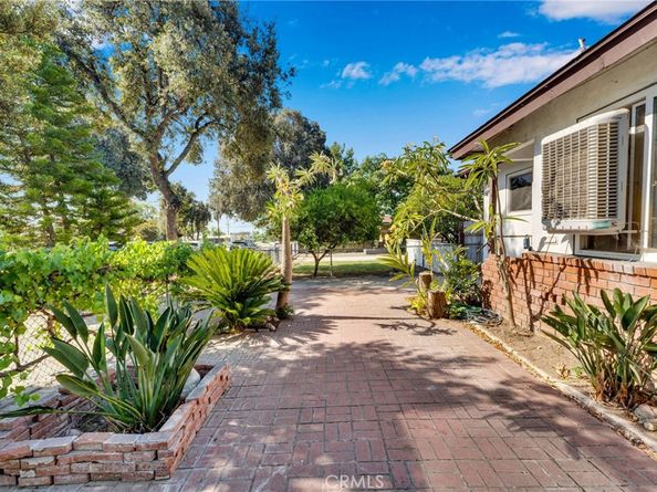 279 N 11th Avenue, Upland CA 91786