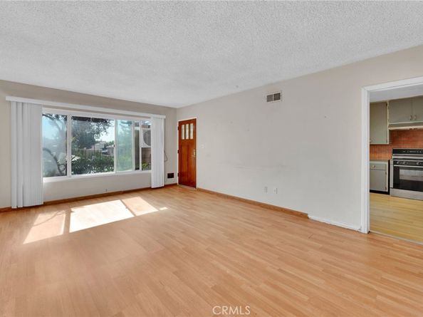 279 N 11th Avenue, Upland CA 91786