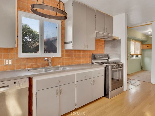 279 N 11th Avenue, Upland CA 91786