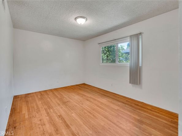 279 N 11th Avenue, Upland CA 91786