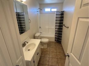 1230 E 68th St, Los Angeles CA 90001