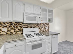 9906 Owensmouth 14, Chatsworth CA 91311
