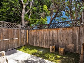 9906 Owensmouth 14, Chatsworth CA 91311