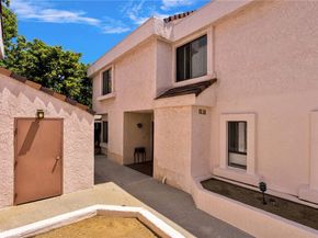 9906 Owensmouth 14, Chatsworth CA 91311