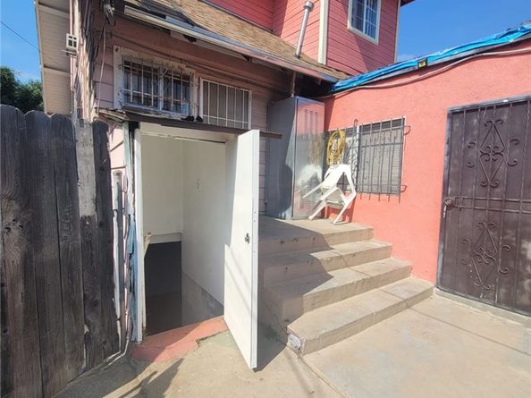 2920 Van Buren Place, Los Angeles CA 90007