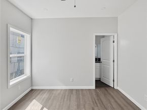 6915 Bonsallo, Los Angeles CA 90044