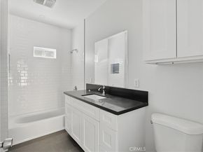 6915 Bonsallo, Los Angeles CA 90044