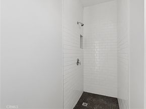 6915 Bonsallo, Los Angeles CA 90044