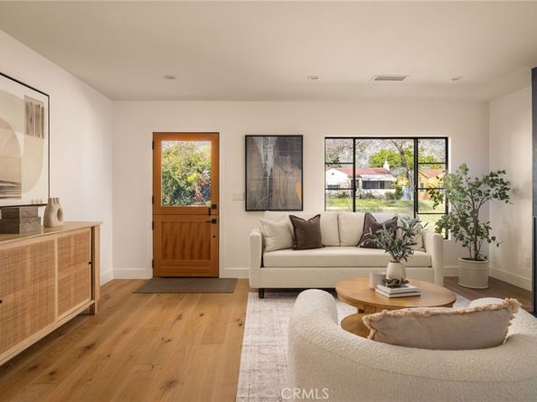 3176 La Tierra Street, Pasadena CA 91107