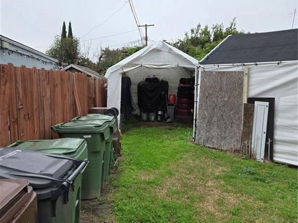1714 E San Marcus, Compton CA 90221