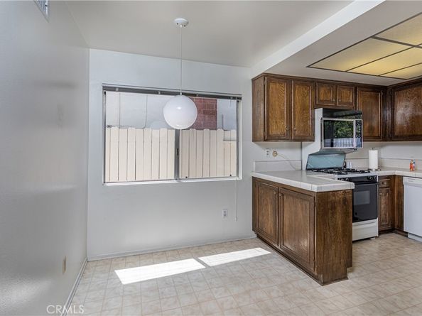 6849 Whitaker Avenue, Lake Balboa CA 91406