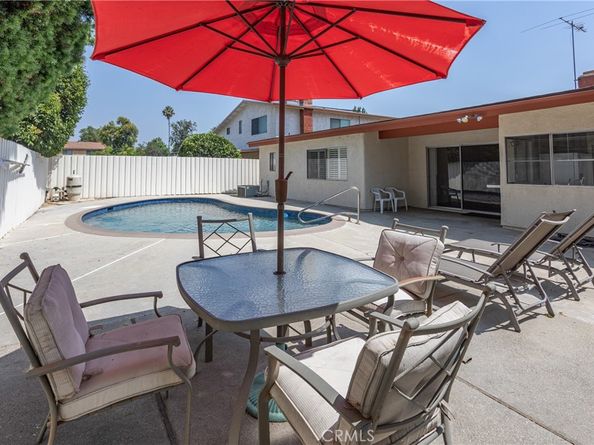 6849 Whitaker Avenue, Lake Balboa CA 91406