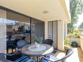 750 S Spaulding Avenue 129, Los Angeles CA 90036