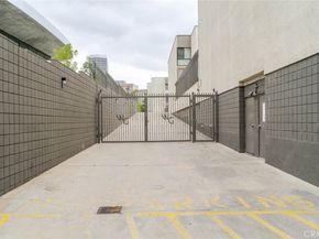 750 S Spaulding Avenue 129, Los Angeles CA 90036