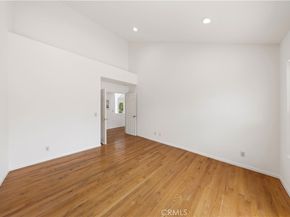 2 Saros 70, Irvine CA 92603