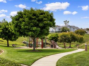 2 Saros 70, Irvine CA 92603