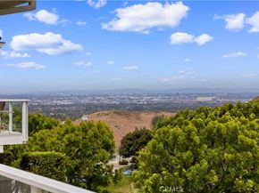 2 Saros 70, Irvine CA 92603