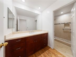 2 Saros 70, Irvine CA 92603