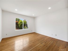 2 Saros 70, Irvine CA 92603