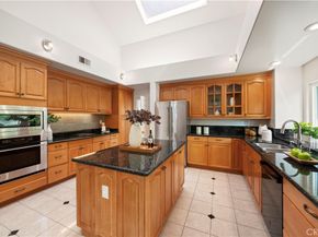 2 Saros 70, Irvine CA 92603