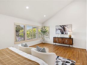 2 Saros 70, Irvine CA 92603