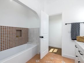 4325 9th Avenue, Los Angeles CA 90008