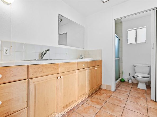 6301 Farmdale, North Hollywood CA 91606