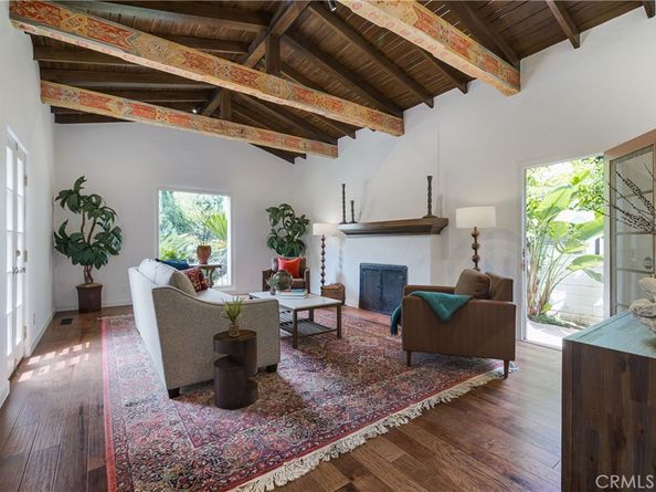 10452 Lindbrook Drive, Los Angeles CA 90024
