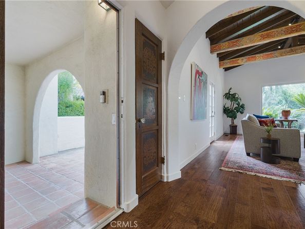 10452 Lindbrook Drive, Los Angeles CA 90024