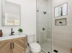642 E Fairview Boulevard A, Inglewood CA 90302