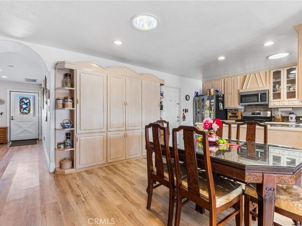 6651 Rockglen, San Diego CA 92111