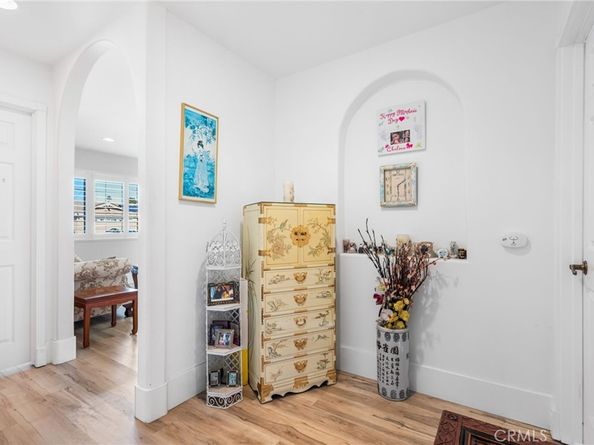 6651 Rockglen, San Diego CA 92111