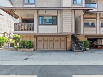 910 W Foothill Boulevard