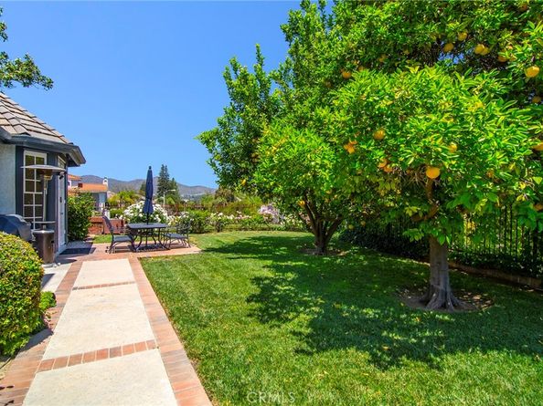 29302 Laro Drive, Agoura Hills CA 91301