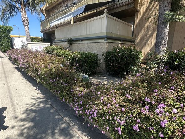 1620 N San Fernando 27, Burbank CA 91504
