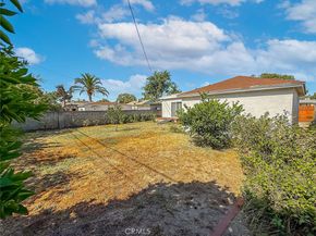 6318 Cartwright Avenue, North Hollywood CA 91606