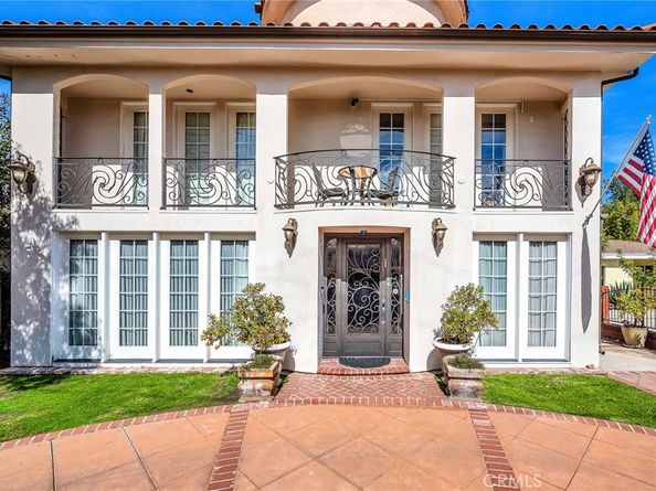 18423 Linnet, Tarzana CA 91356