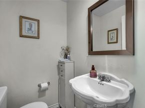 18423 Linnet, Tarzana CA 91356
