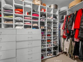 18423 Linnet, Tarzana CA 91356