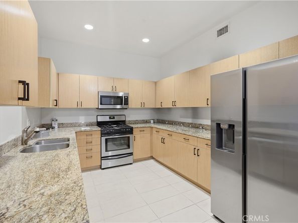 917 S New Hampshire 301, Los Angeles CA 90006