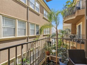 917 S New Hampshire 301, Los Angeles CA 90006
