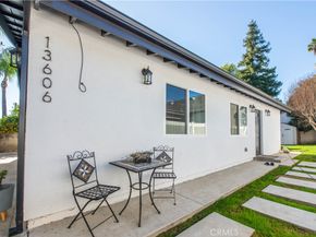 13608 Bassett Street, Valley Glen CA 91405