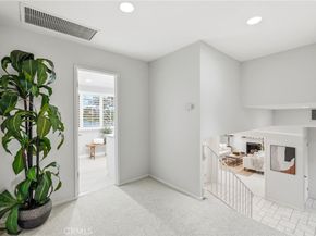 4747 Ellenita, Tarzana CA 91356