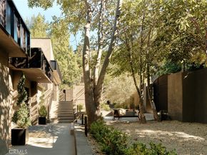 3250 Coldwater Canyon, Studio City CA 91604