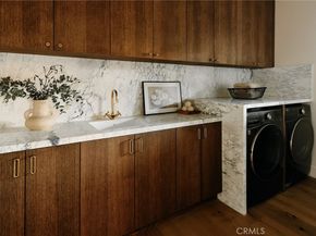 3250 Coldwater Canyon, Studio City CA 91604